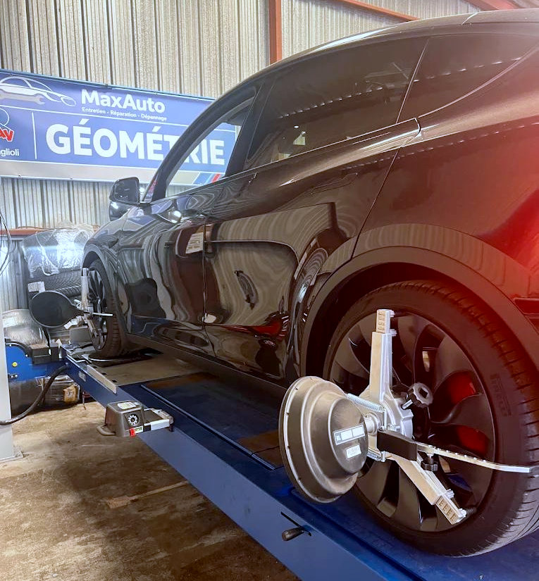 Banc de géométrie 3D Ravaglioli du garage Max’Auto 60